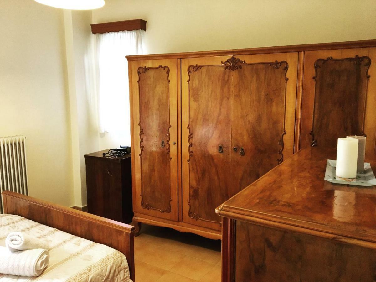 Evripides Vintage Airport Apartment Spata  Bagian luar foto