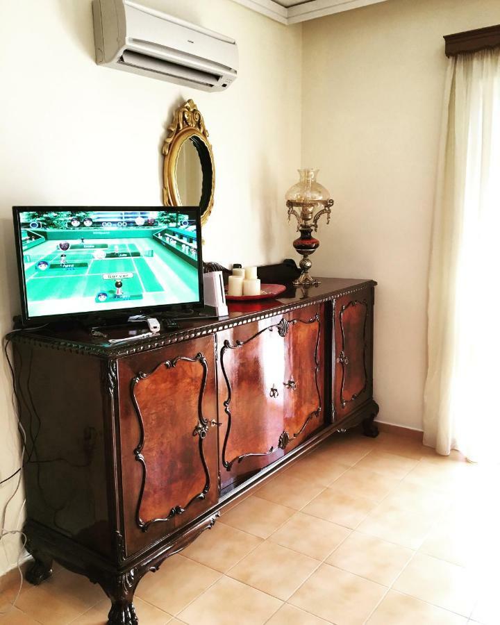 Evripides Vintage Airport Apartment Spata  Bagian luar foto
