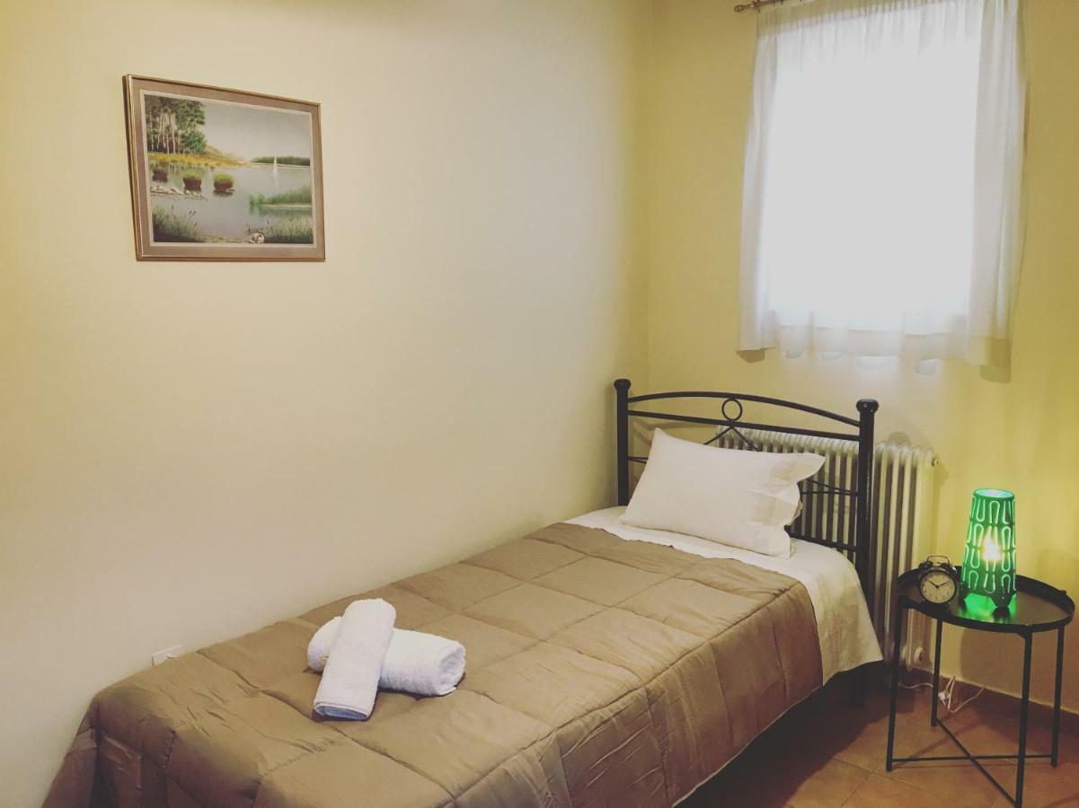 Evripides Vintage Airport Apartment Spata  Bagian luar foto