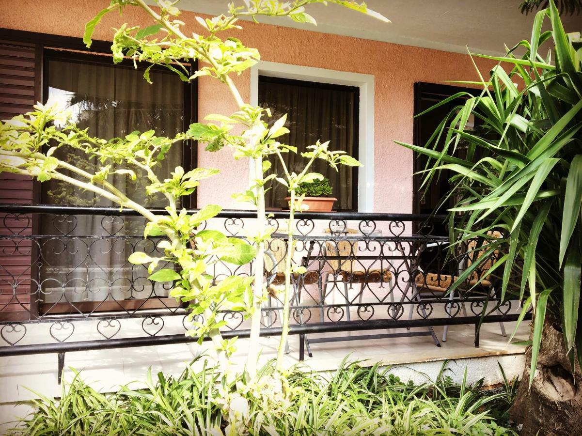 Evripides Vintage Airport Apartment Spata  Bagian luar foto